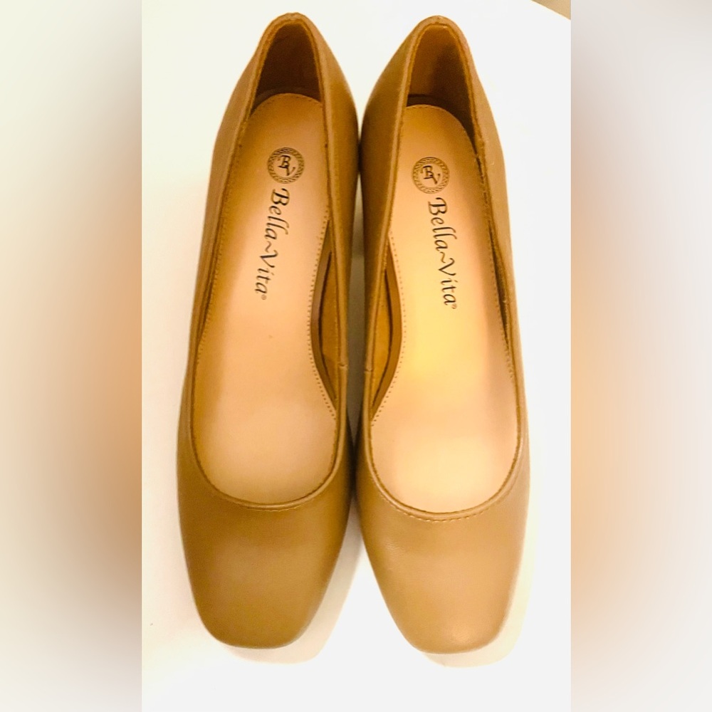 Bella Vita Women's Classic Brown Heels